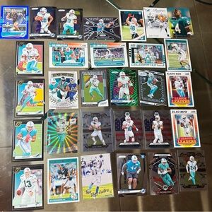 30 card lot Miami Dolphins De’VON Achane Tyreek Hill etc